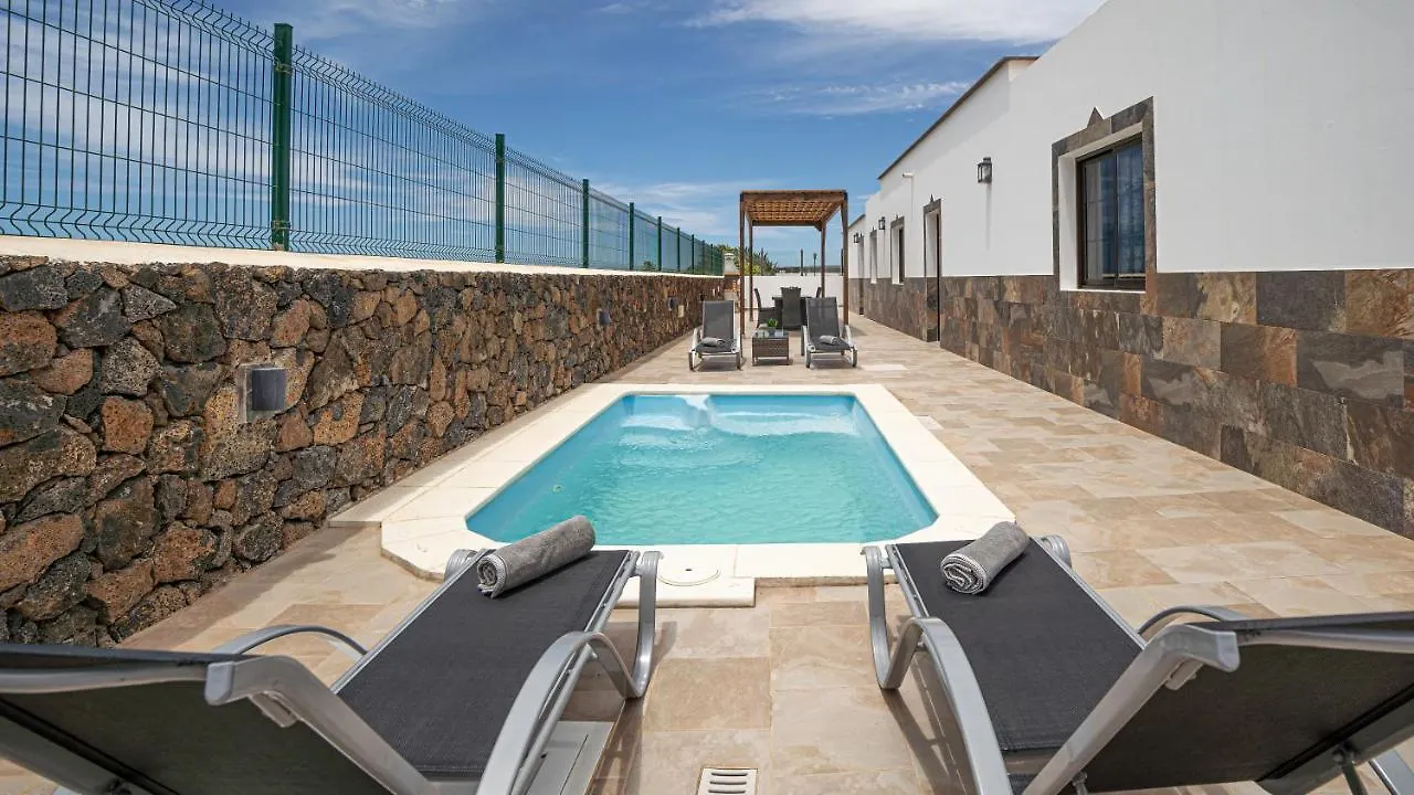 Villa Elena Lajares 0*,  España